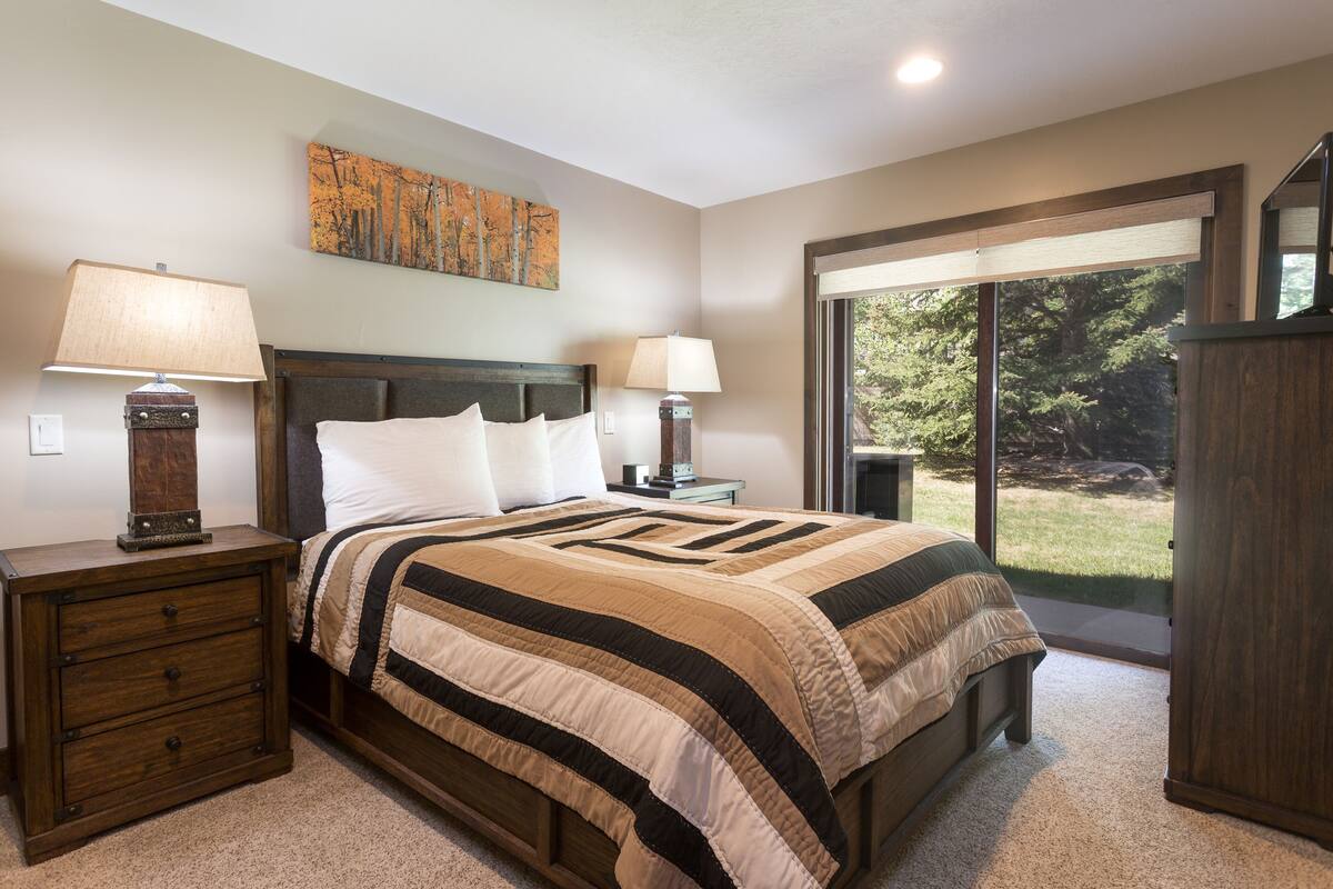 Lakeside Condo at Deer Valley - 2 Bedroom - #1679 | Wi-fi (inkludert), individuelt dekorert og individuelt innredet