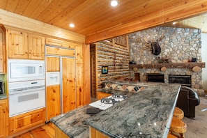 Bristlecone Condo at Deer Valley - 3 Bedroom - #504 | Private kitchen | Full-size fridge, microwave, stovetop, dishwasher
