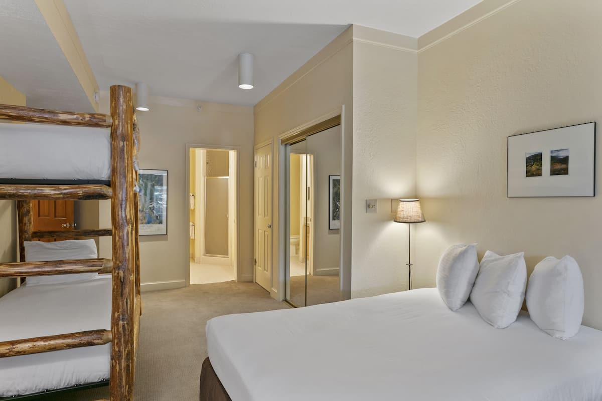 Powder Run Condo at Deer Valley - 2 Bedroom - #A13 | Wi-fi (inkludert), individuelt dekorert og individuelt innredet