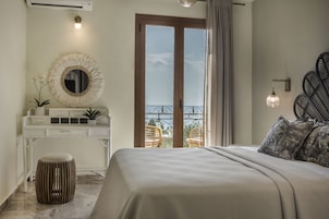Minibar, in-room safe, individually furnished, blackout drapes