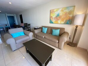 Flat-screen TV - Astur Hotel y Suites (Boca del Río)