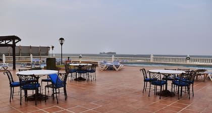 Astur Hotel y Suites