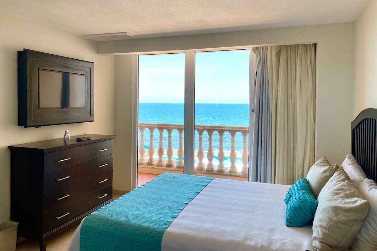 Caja de seguridad en la habitación, escritorio y insonorización