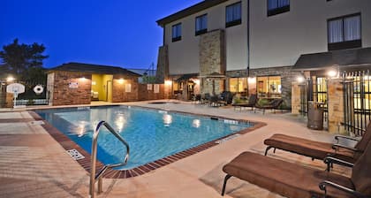 Best Western Plus Emory At Lake Fork Inn & Suites