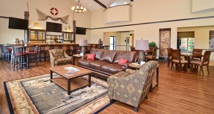 Best Western Plus Emory At Lake Fork Inn & Suites