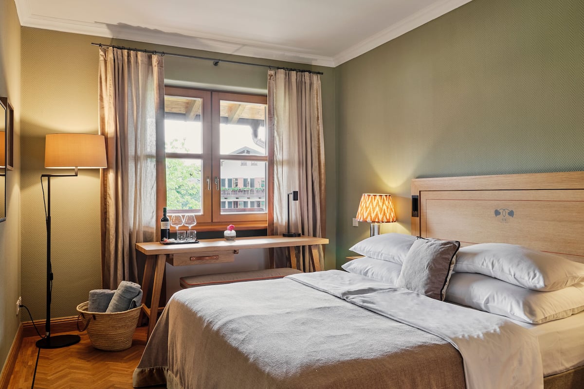 small Double Room, without balcony, 1 Queen Bed | 1 bedroom, hypo-allergenic bedding, free minibar, in-room safe