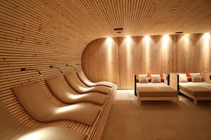 Couples treatment room(s), sauna, hot tub, steam room - Spa & Resort Bachmair Weissach, LUXURY FAMILY RESORT (Kreuth)