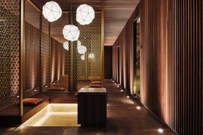 Couples treatment rooms, sauna, hot tub, steam room, hot springs