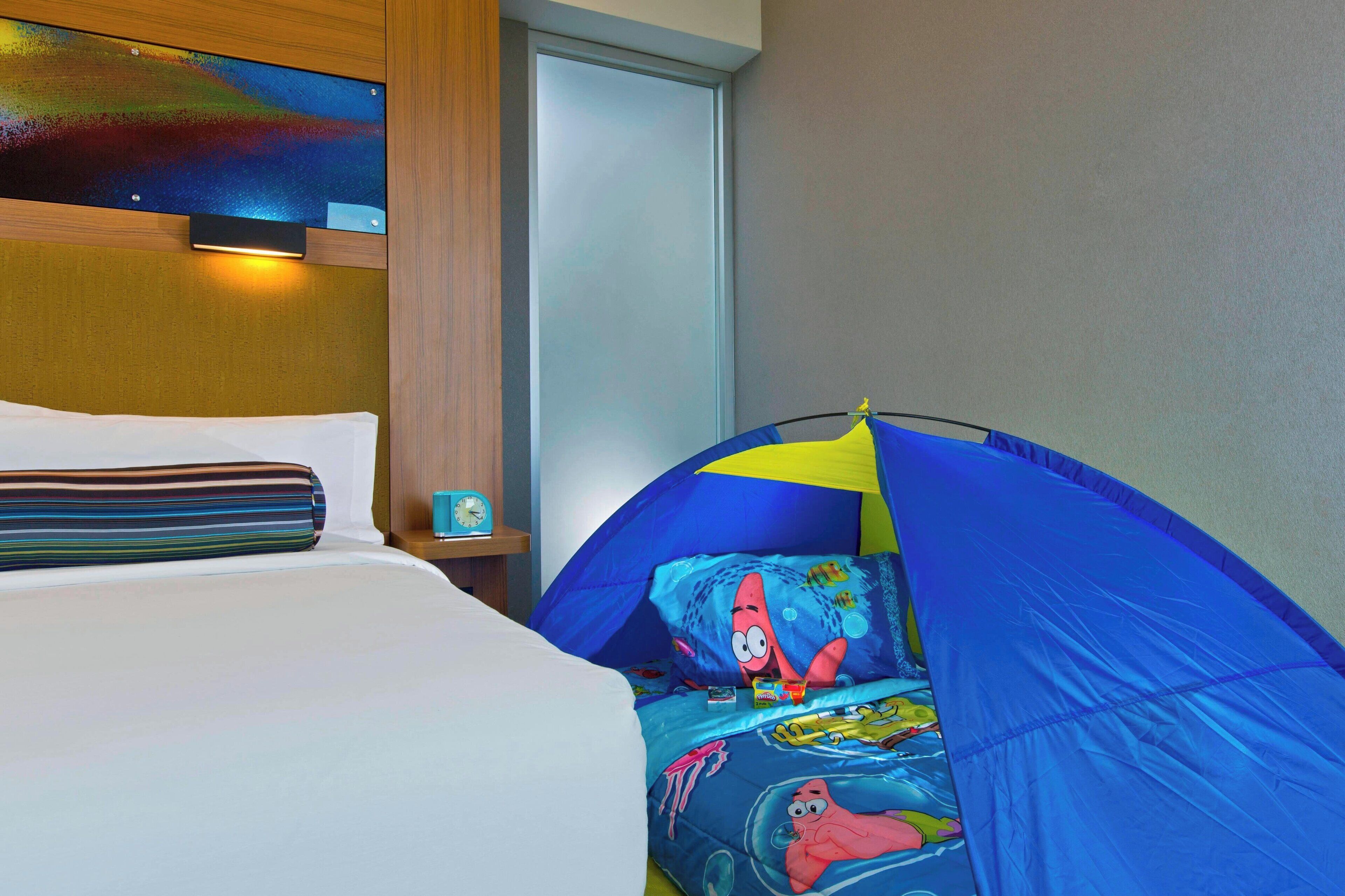 Room, 1 King Bed | Premium bedding, in-room safe, desk, blackout drapes