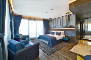 Deluxe Room, Terrace | Premium bedding, minibar, in-room safe, desk - Amethyst Hotel (Istanbul)