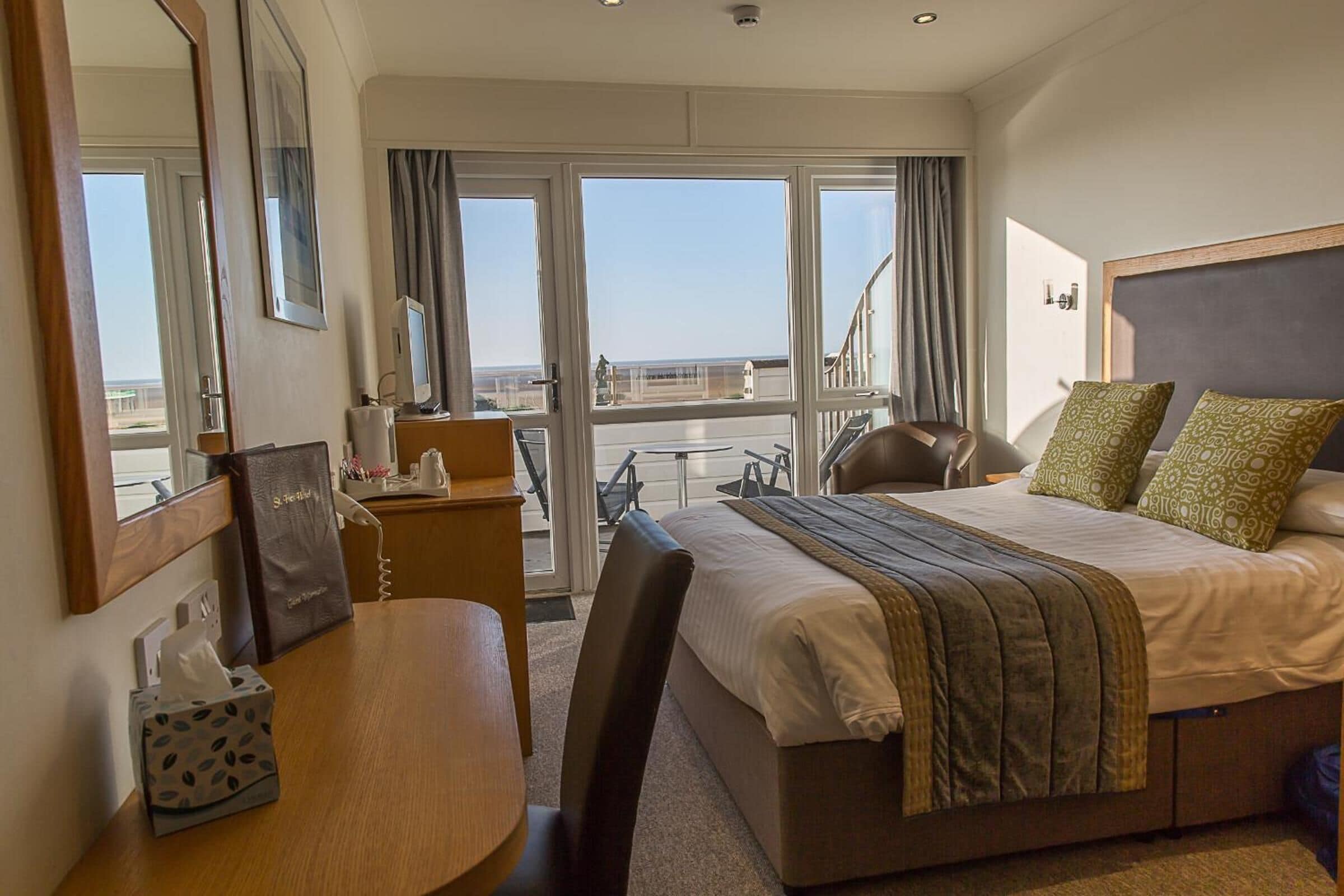 Photo - St Ives Hotel