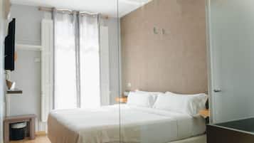 Deluxe Double Room | 1 bedroom, premium bedding, in-room safe, soundproofing