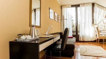 Business-Apartment, 3 Schlafzimmer | Individuell eingerichtet, Bügeleisen/Bügelbrett, kostenloses WLAN