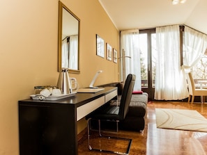 Business-Apartment, 3 Schlafzimmer | Individuell eingerichtet, Bügeleisen/Bügelbrett, kostenloses WLAN