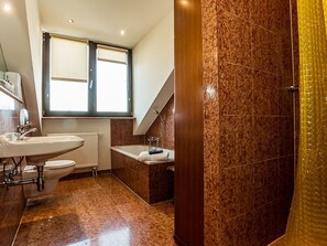 Apartemen Bisnis, 3 kamar tidur | Kamar mandi | Handuk