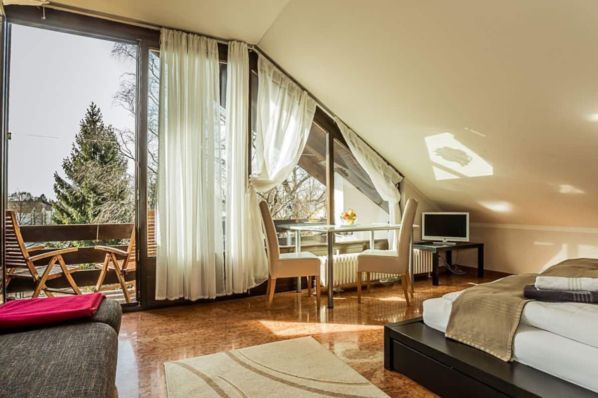 Appartamento Business, 3 camere da letto | Con arredamento individuale, ferro/asse da stiro, Wi-Fi gratuito