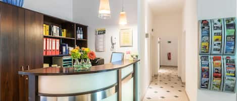 Check-in/check-out kiosk