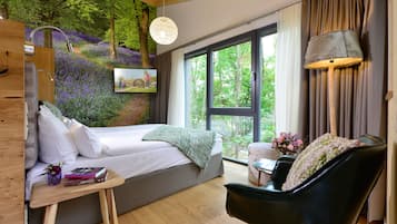 Casa en un árbol superior, vistas al jardín | Ropa de cama de alta calidad y edredones de plumas