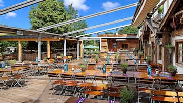 Mittagessen und Abendessen, lokale Küche