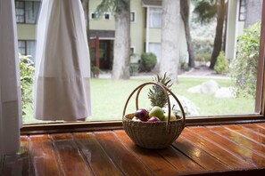Basic Apartment (5 People) | Living area | 32-inch flat-screen TV with cable channels, TV - Rincon de los Andes Resort (San Martín de los Andes)