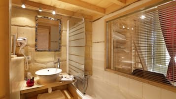 Superior Double Room | Bathroom