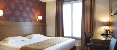 Minibar, coffres-forts dans les chambres, bureau, chambres insonorisées