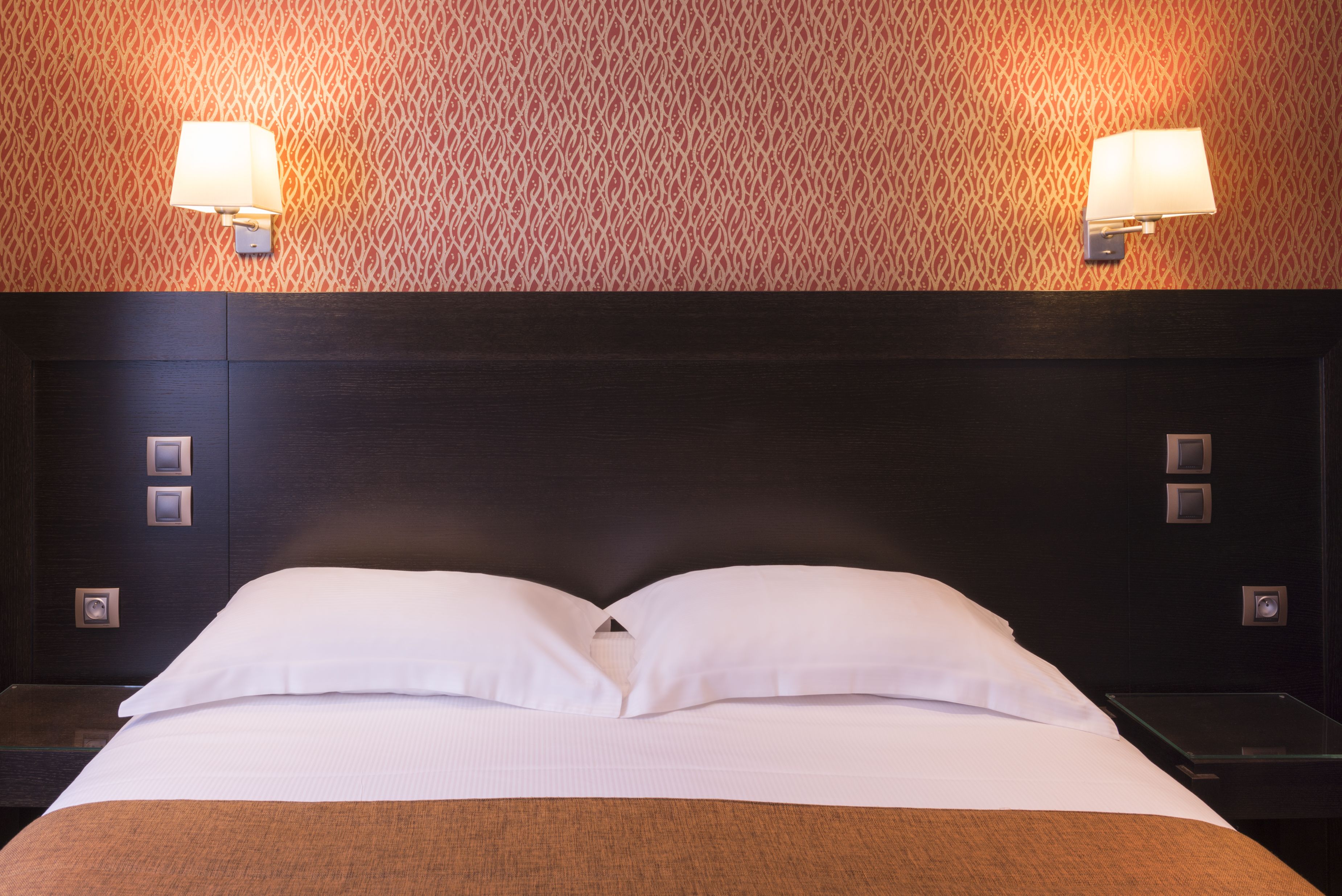 standard double room | 1 bedroom, minibar, in-room safe, desk