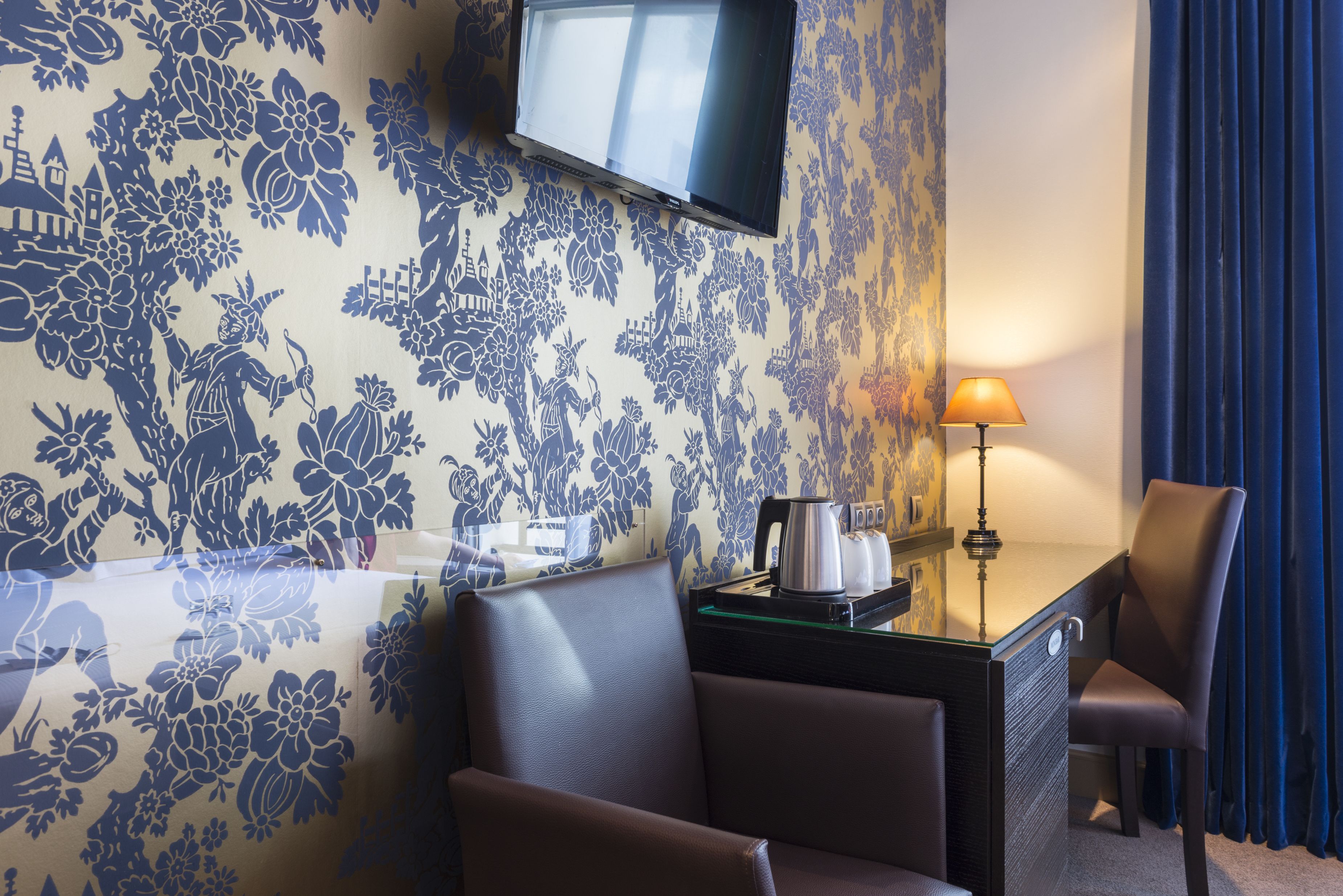 classic twin room | 1 bedroom, minibar, in-room safe, desk