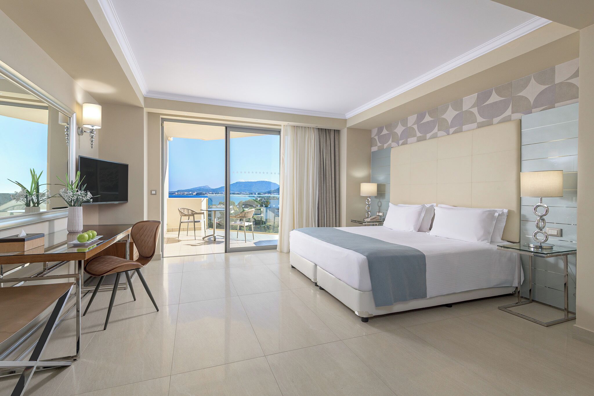 Minibar, caja de seguridad en la habitación y cunas gratuitas 