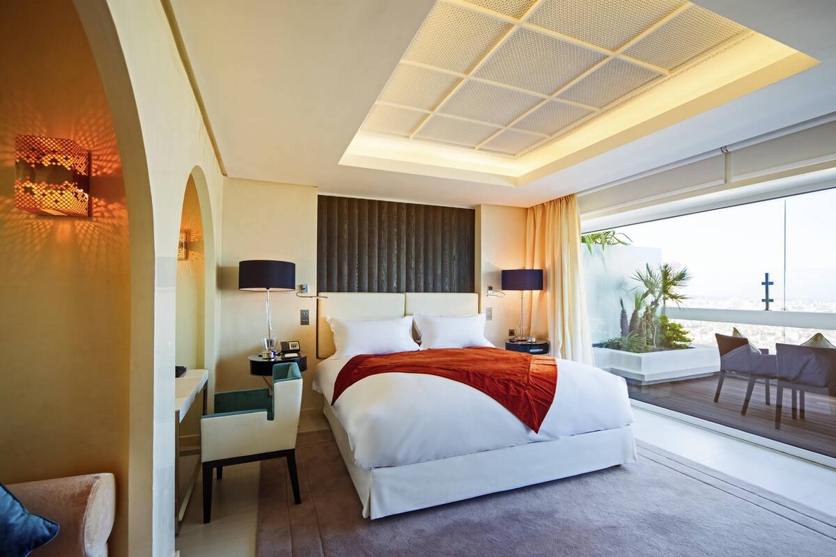 Suite, 1 cama de matrimonio grande (Imperial) | Ropa de cama de alta calidad, minibar, caja fuerte y escritorio