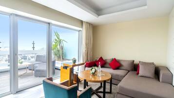 Suite, 1 cama King size, Terraza | Ropa de cama de alta calidad y minibar