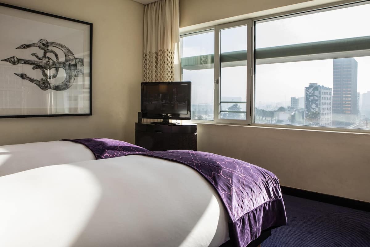 Classic Room, 2 Single Beds, City View