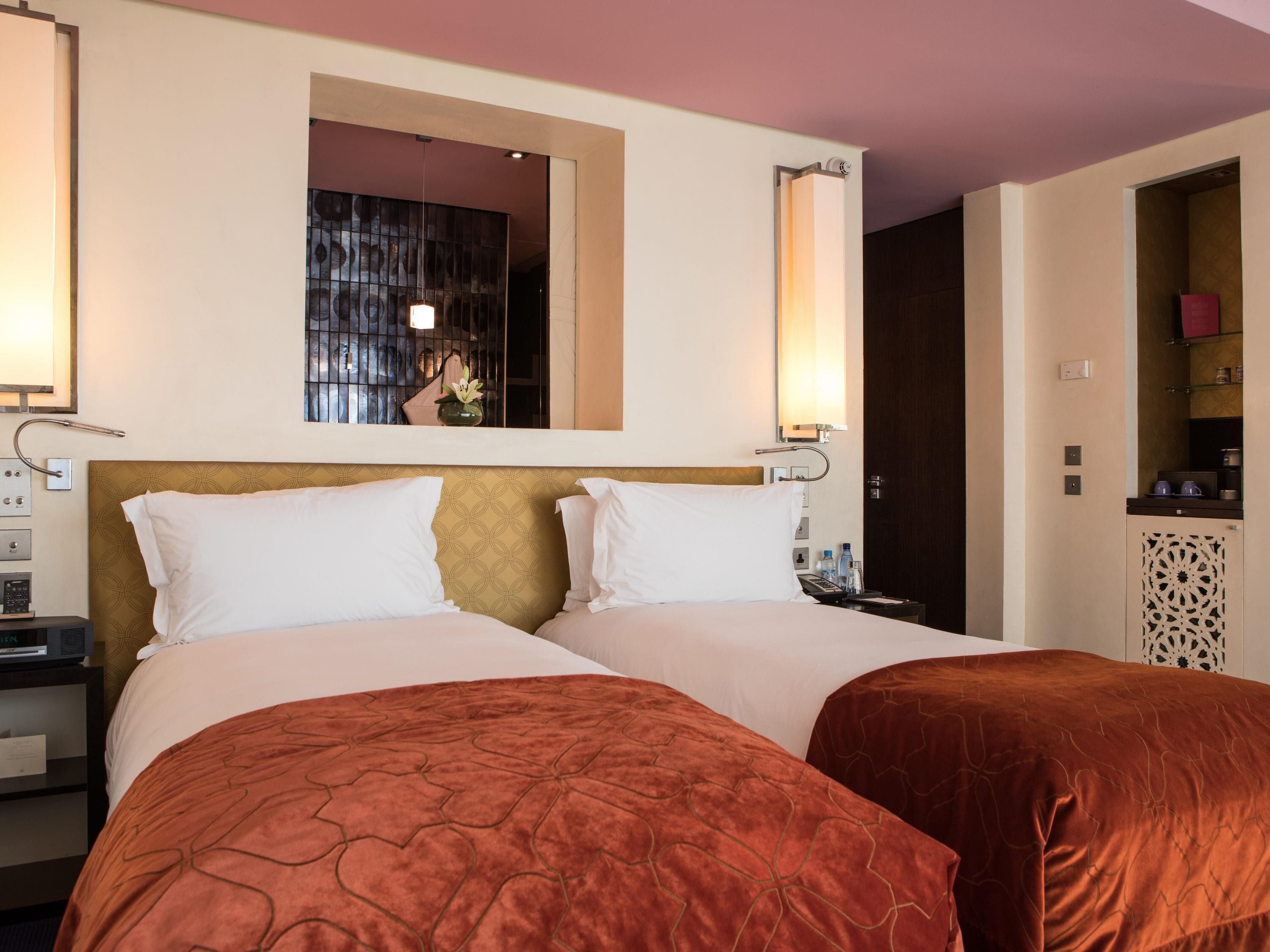 スーペリア ルーム シングルベッド 2 台 シティビュー | 高級寝具、ミニバー、セーフティボックス (室内)、デスク