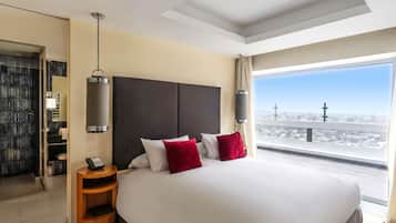 Suite, 1 King-Bett, Terrasse | Hochwertige Bettwaren, Minibar, Zimmersafe, Schreibtisch