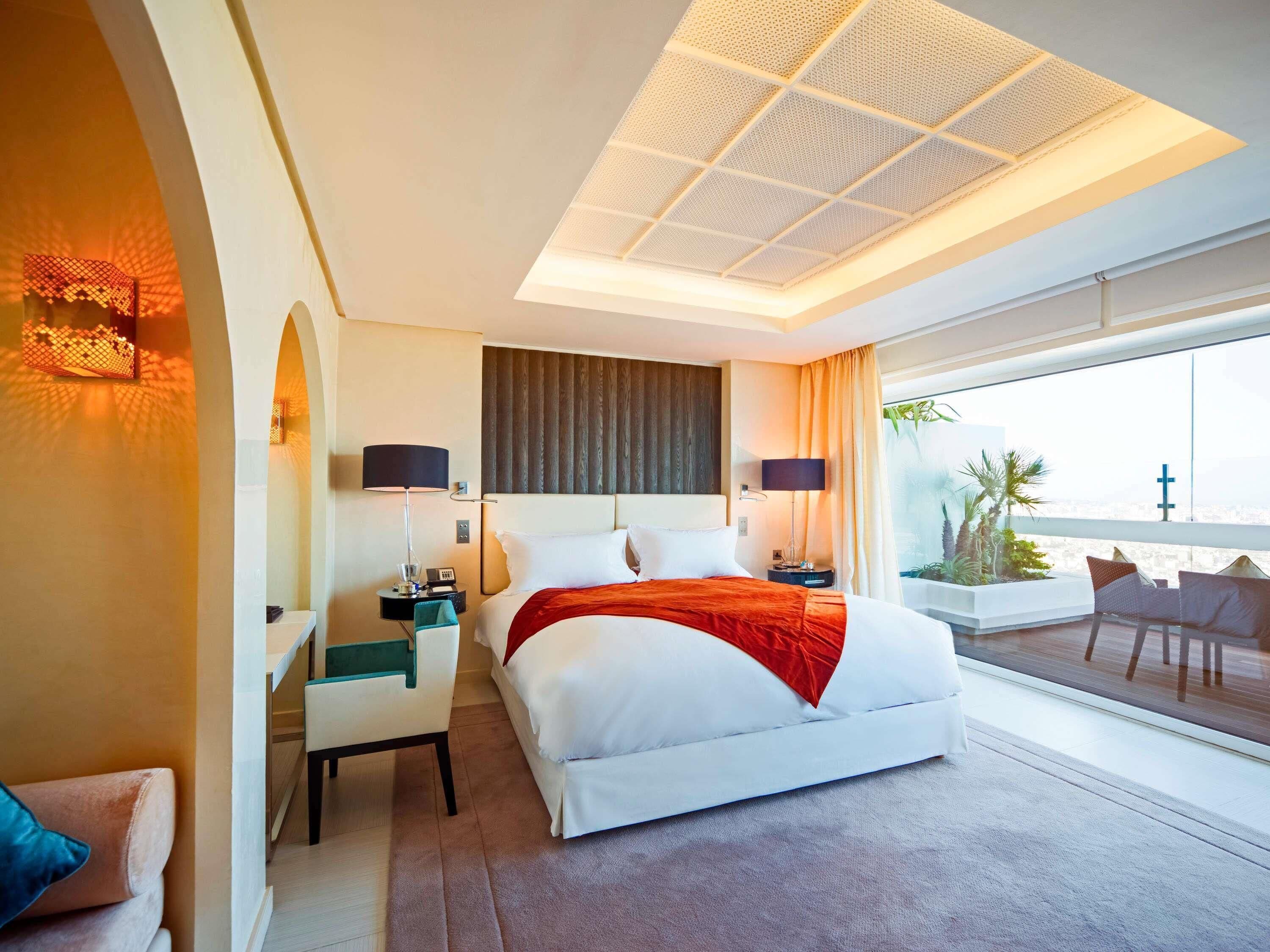 スイート キングベッド 1 台 (Imperial) | 高級寝具、ミニバー、セーフティボックス (室内)、デスク