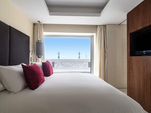 套房, 1 張特大雙人床, 露台 | 1 間睡房、高級寢具、迷你吧、房內夾萬