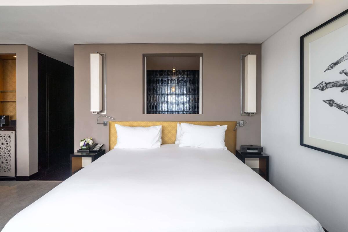 Phòng Superior, 1 giường cỡ king, quang cảnh thành phố | Bộ đồ giường cao cấp, minibar, két bảo mật tại phòng, bàn 