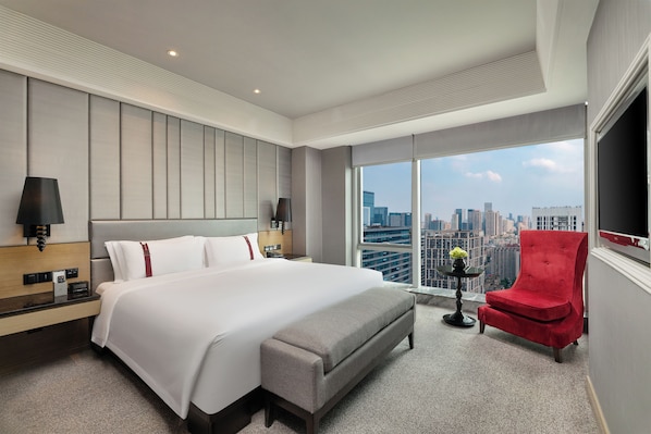 G70 Rhombus Suite | Premium bedding, free minibar items, in-room safe, soundproofing