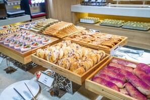 Desayuno buffet todos los días (con cargo)