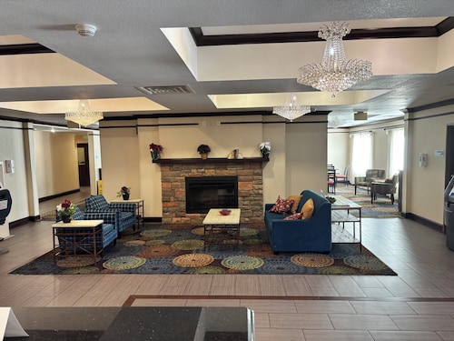 Holiday Inn Express & Suites Belle Vernon by IHG