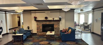 Holiday Inn Express & Suites Belle Vernon by IHG