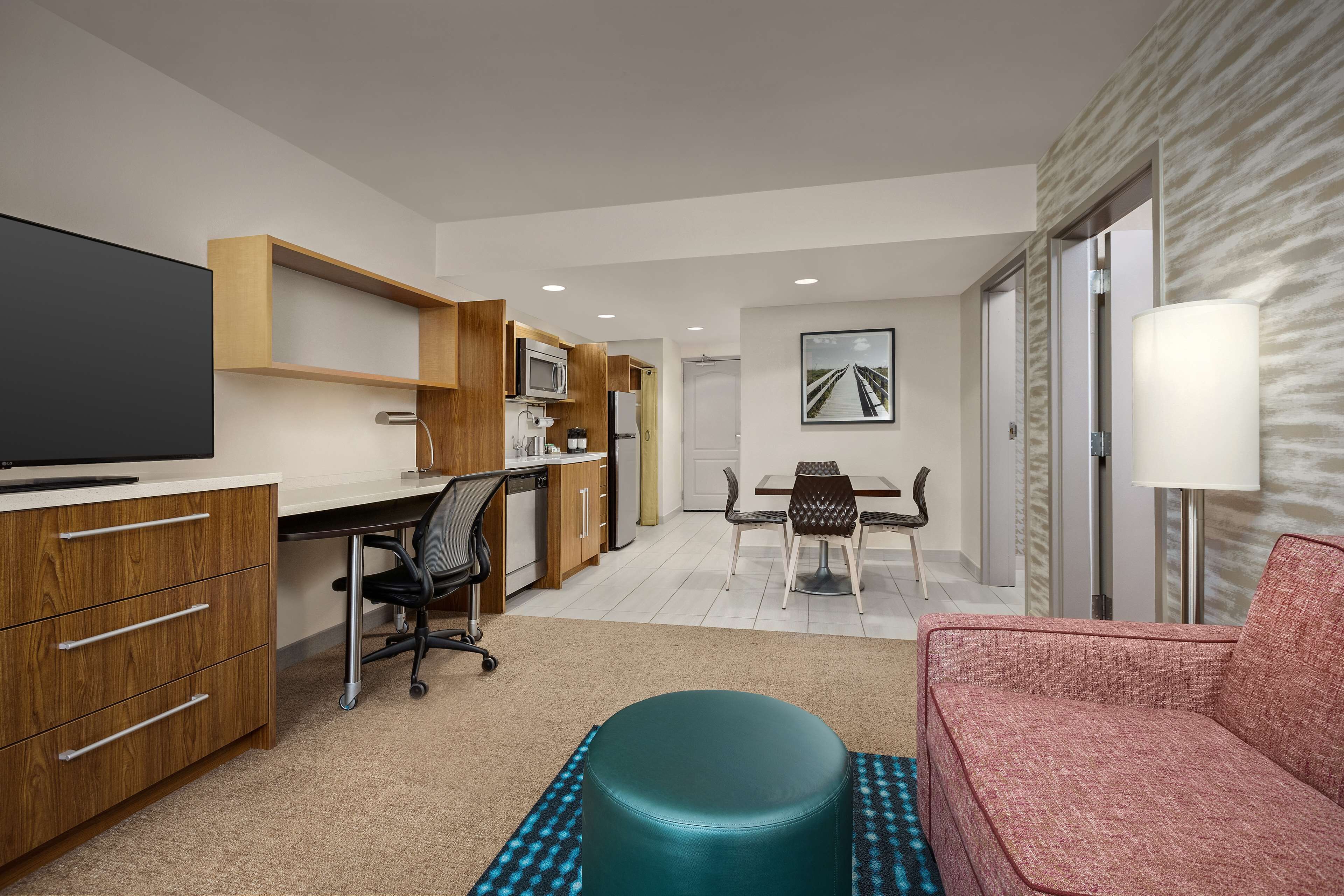 premium bedding, pillow-top beds, desk, free cots/infant beds