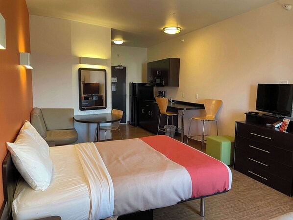 Studio, Multiple Beds, Non Smoking, Kitchenette (Showers Only)