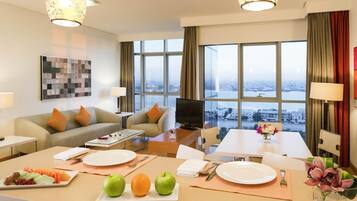 1 bedroom, desk, blackout curtains, free WiFi