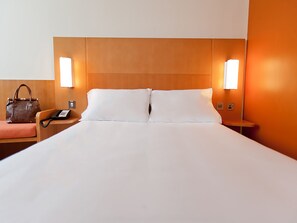 Desk, blackout curtains, free WiFi, bed sheets