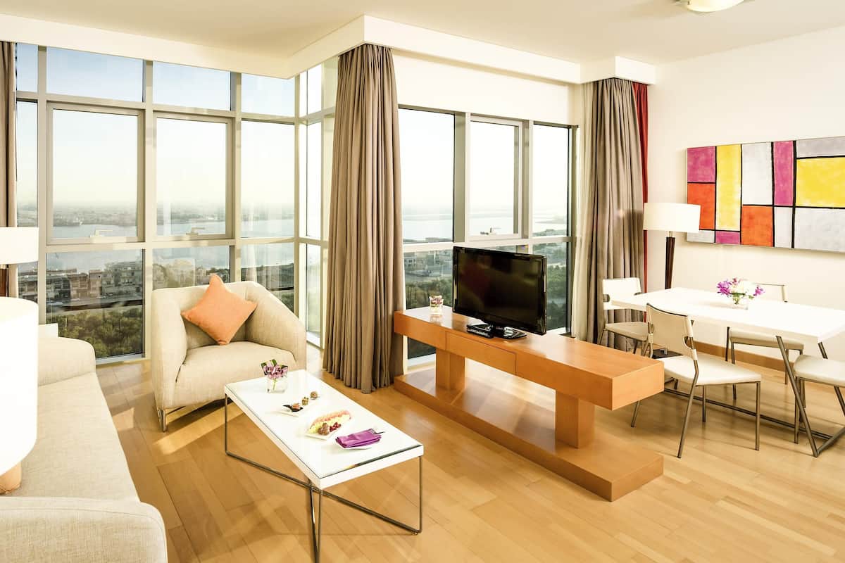 Apartment, 1 Bedroom | Desk, blackout curtains, free WiFi, bed sheets