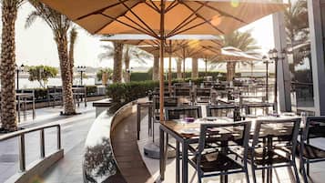 3 restaurants, Asian cuisine