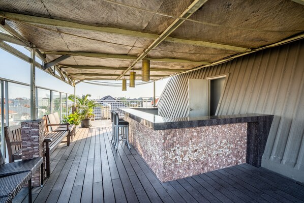 Bar (on property) - Sun Boutique Hotel (Kuta)