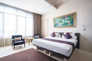 Suite familiar | Escritorio, wifi gratis, ropa de cama