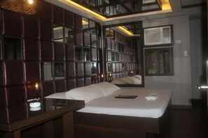 Suite, 1 Queen Bed | Minibar, soundproofing, free WiFi, bed sheets - Hotel Ava Gil Puyat (Pasay)